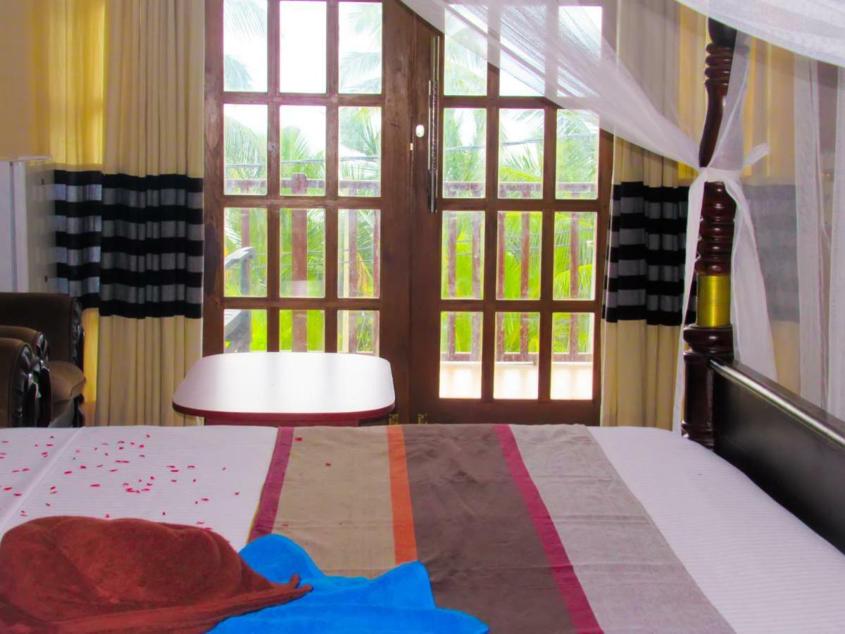 Shanika Beach Inn Tangalle Exterior photo